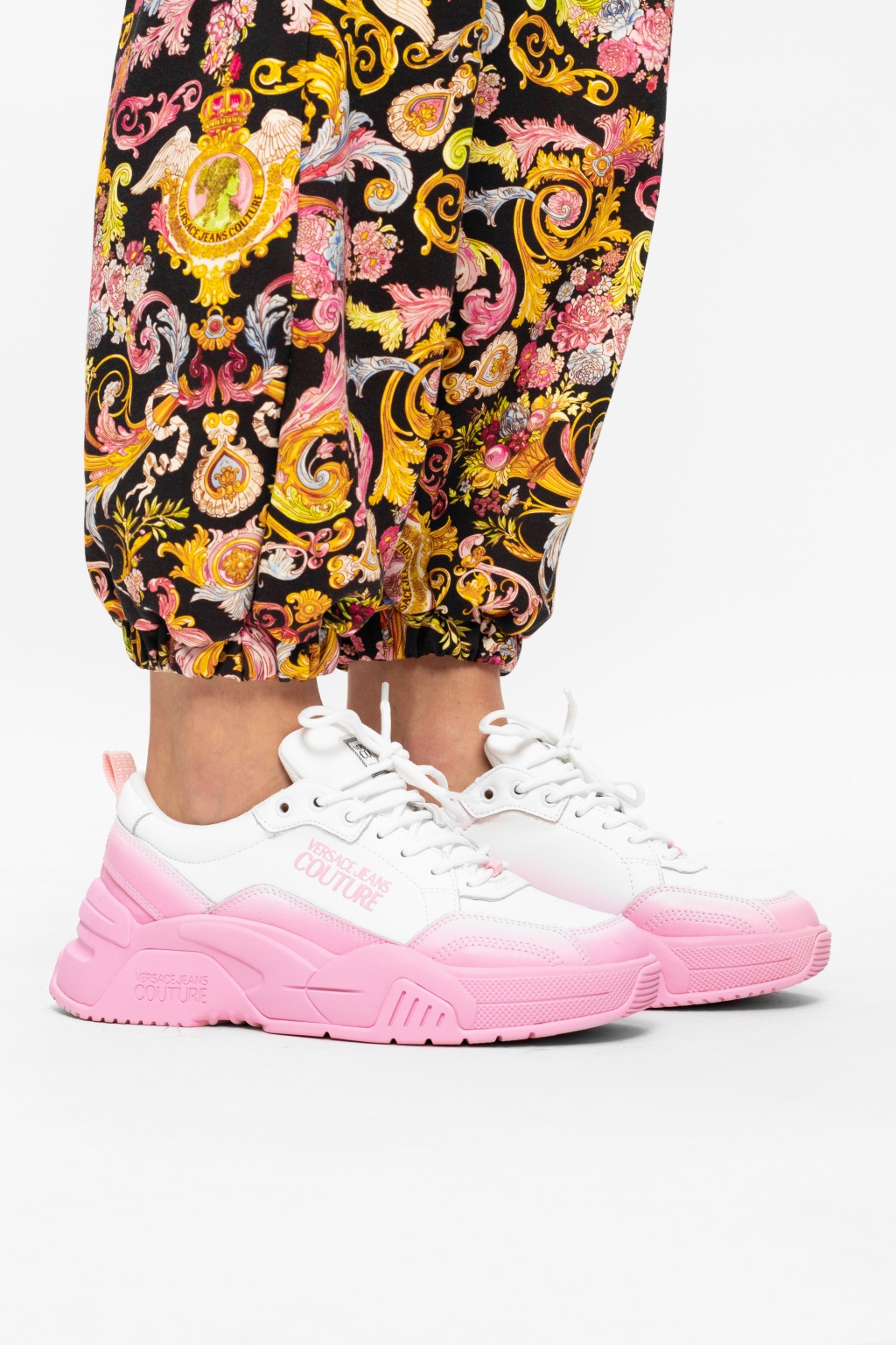 スニーカー VERSACE JEANS COUTURE Woman Sneakers Pink 78VA3SK9ZPB08 489 VERSACE JEANS COUTURE: Shoes woman - Pink | Versace Jeans